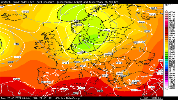 500 hPa Isohypsen und Bodendruck Dienstag