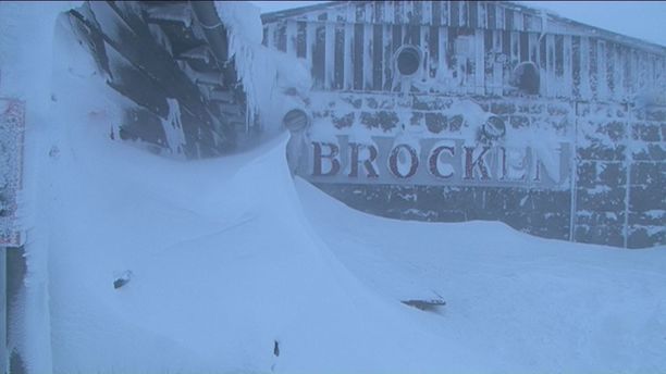 Brocken Schneeverwehungen