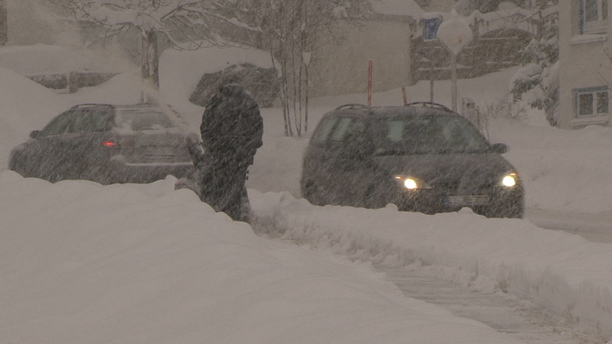 Schneefräse am Straßenrand, Allgäu 29.12.14