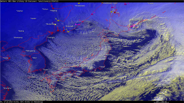 Visuelles Satellitenbild Japan Lake Effect Snow, 17.12.14 00 UTC